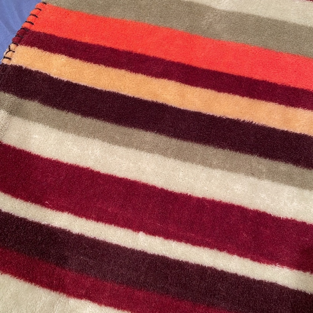 Throw blanket - Picture 2 of 3